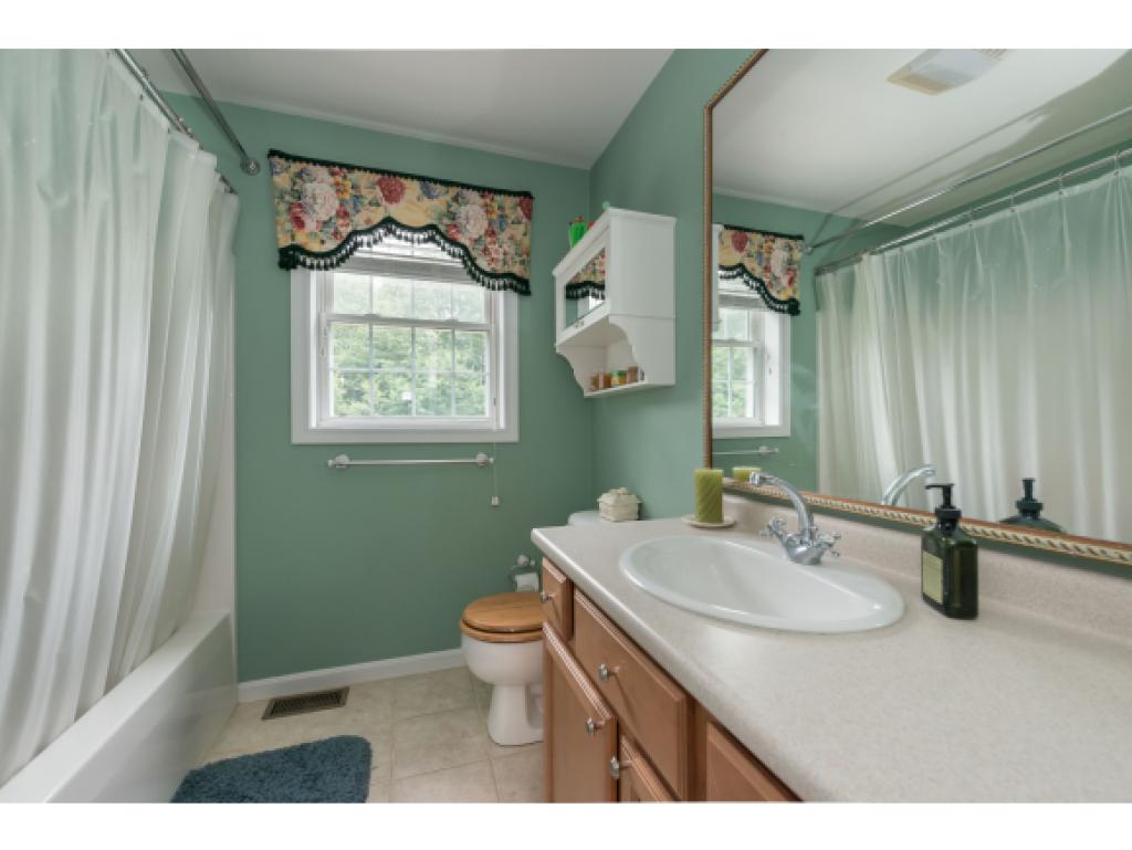 17 Burns Road Pelham, NH 03076 - Photo 18 of 28