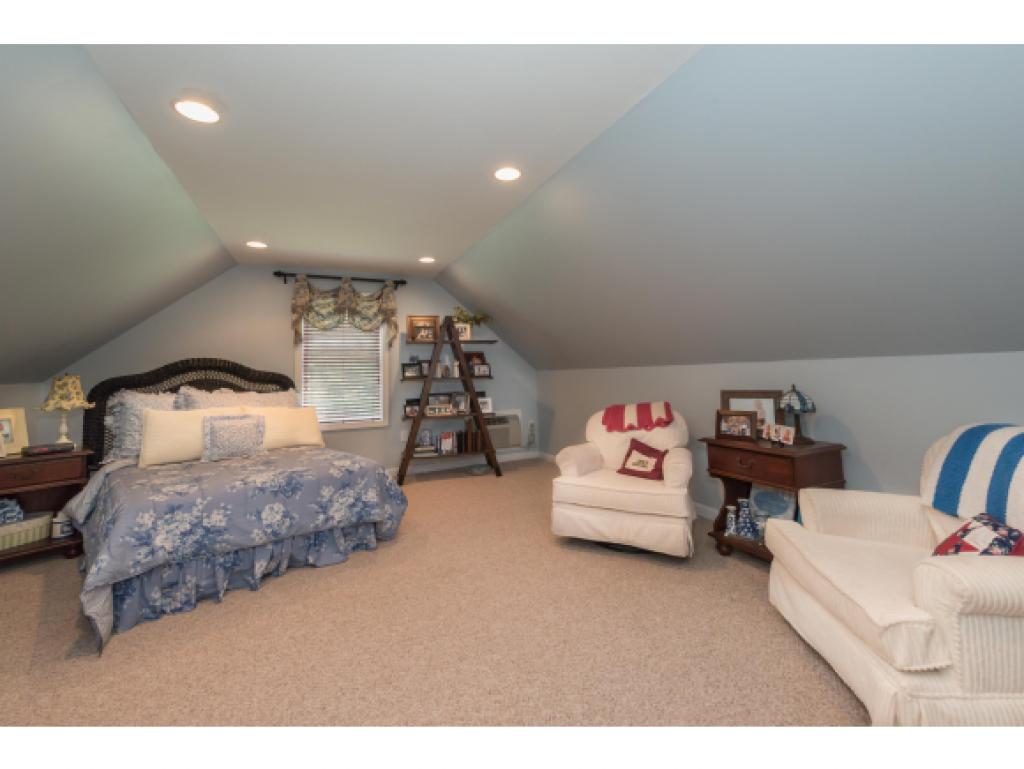 17 Burns Road Pelham, NH 03076 - Photo 23 of 28