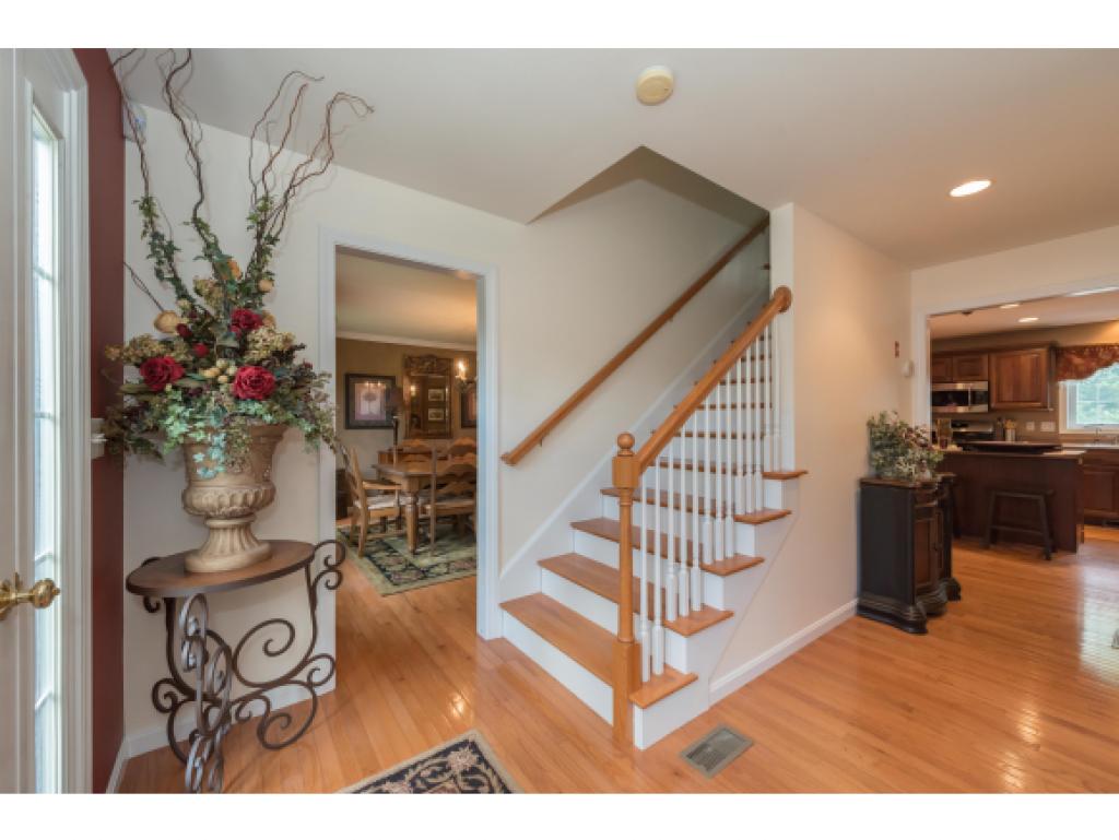 17 Burns Road Pelham, NH 03076 - Photo 5 of 28