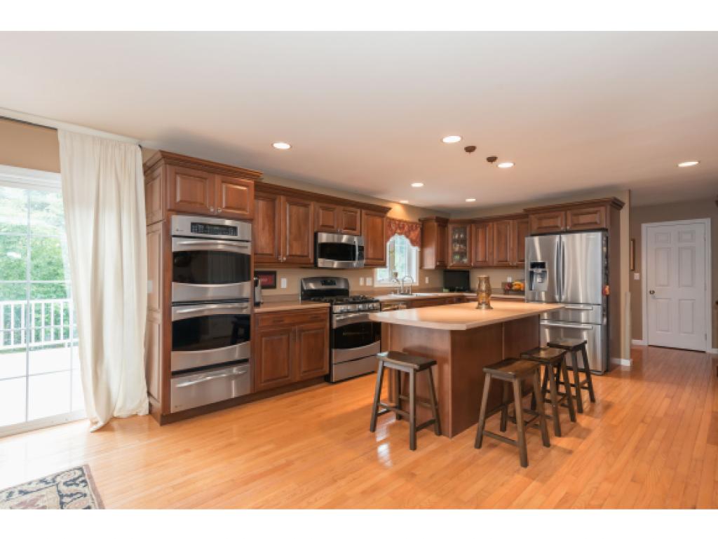 17 Burns Road Pelham, NH 03076 - Photo 8 of 28