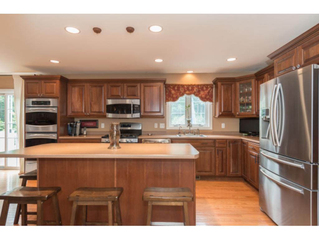 17 Burns Road Pelham, NH 03076 - Photo 9 of 28