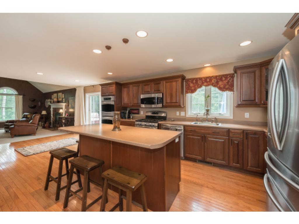 17 Burns Road Pelham, NH 03076 - Photo 10 of 28