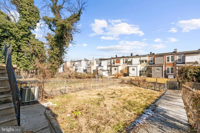 $2,200 | 405 Lyndhurst Street, Baltimore, MD 21229