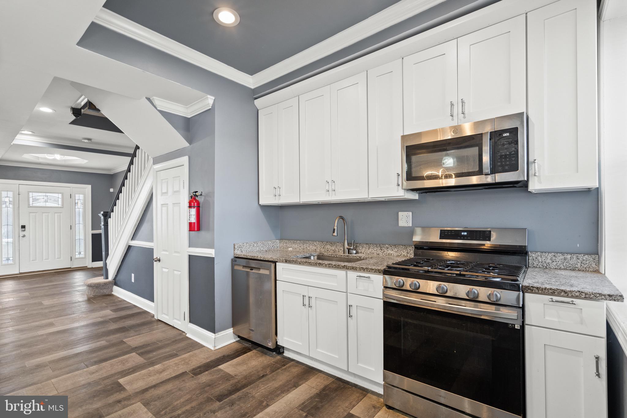 405 Lyndhurst Street Baltimore, MD 21229 - Photo 10 of 30