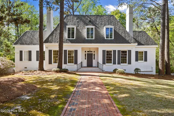 $625,000 | 110 Christenbury Drive, Greenville, NC 27858