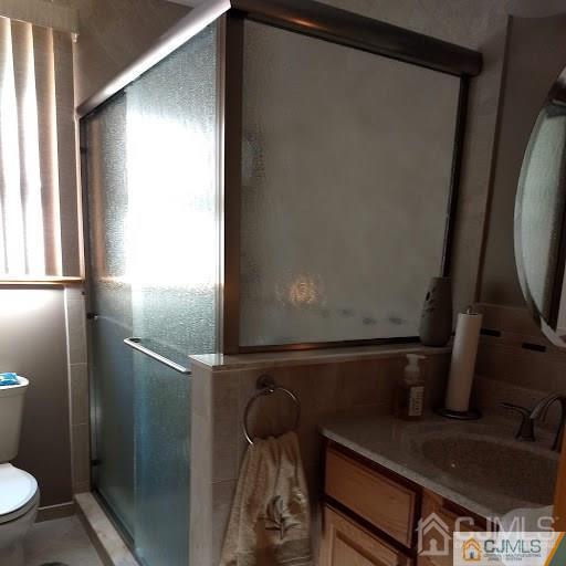 135 Oxford Road Colonia, NJ 07067 - Photo 6 of 22 Gallery Image 6