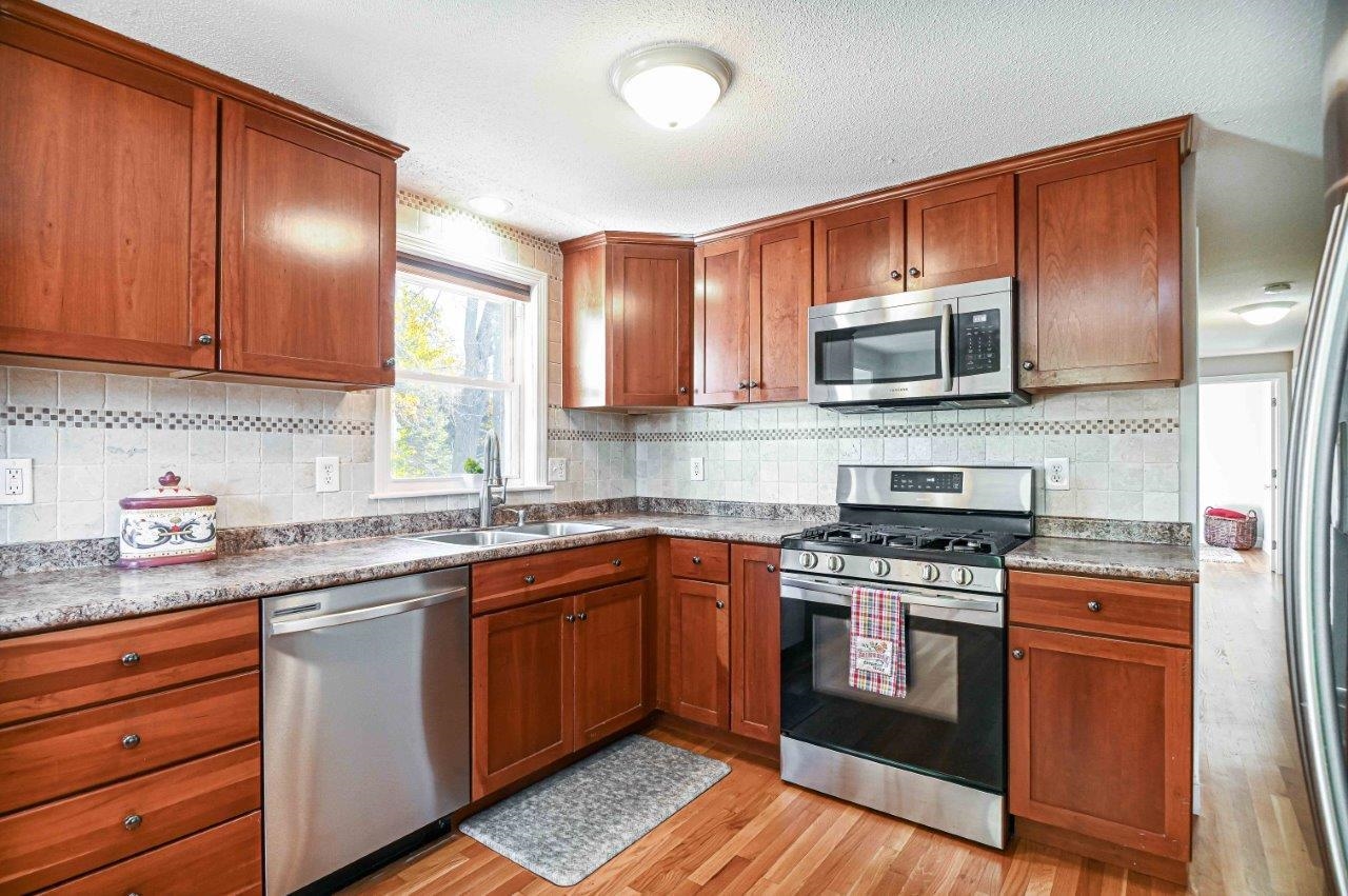24 Wilson Road Kittery, ME 03904 - Photo 4 of 33