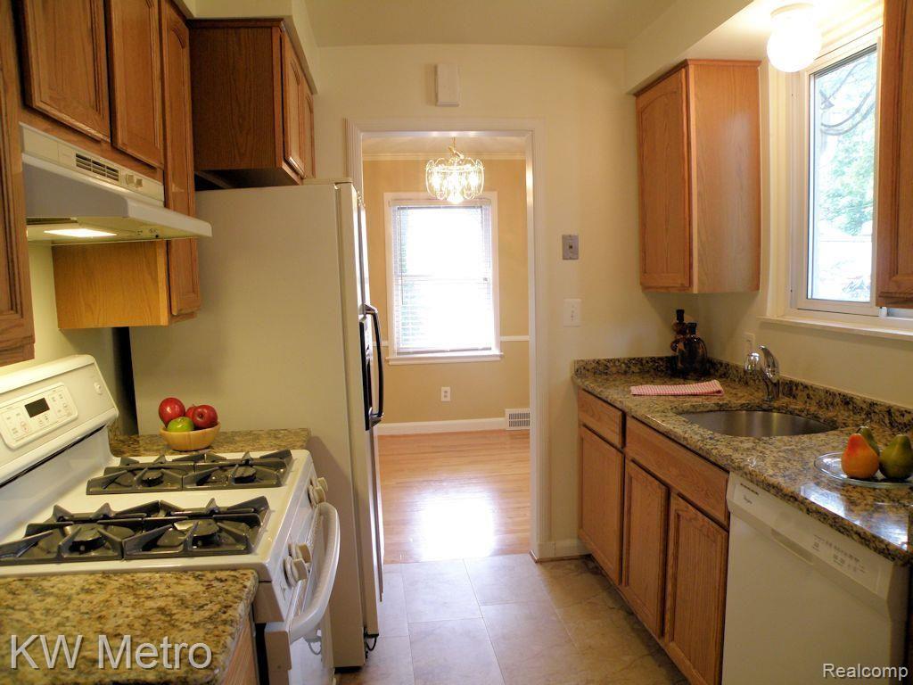 3665 Wakefield Road Berkley, MI 48072 - Photo 4 of 15 Updated Kitchen - Granite Counter-tops