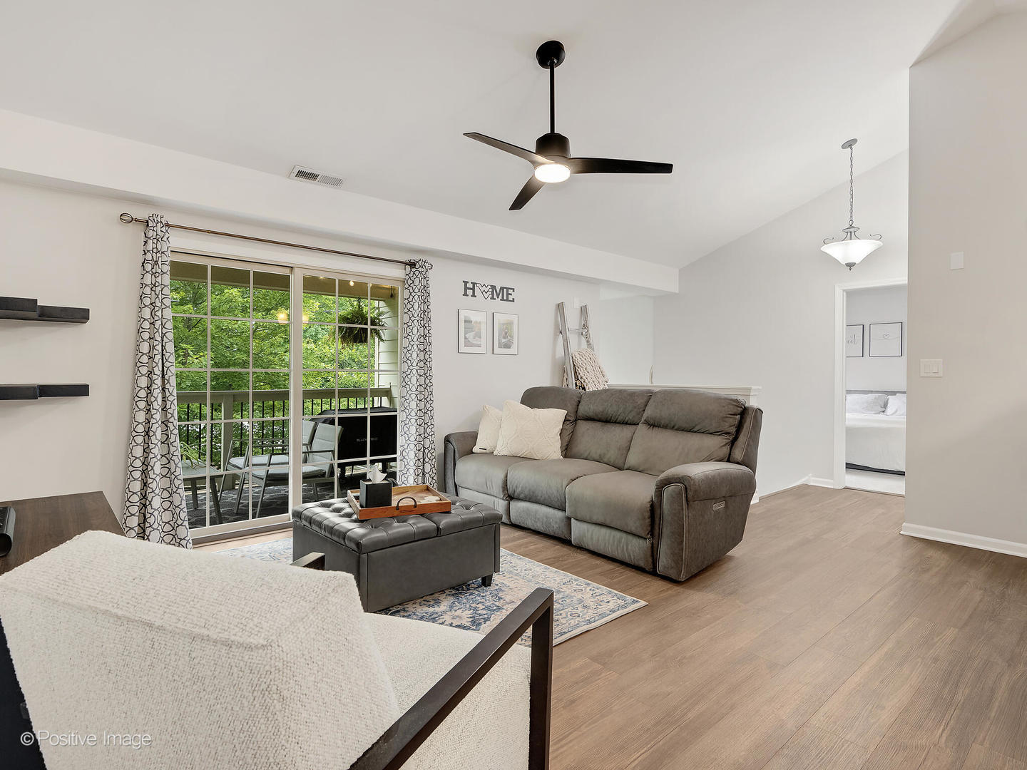 1032 Swift Road, Unit 2B Glen Ellyn, IL 60137 - Photo 4 of 24 Gallery Image 4