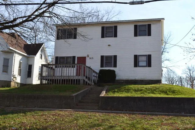 $89,900 | 313 West Cherry Street, Carbondale, IL 62901