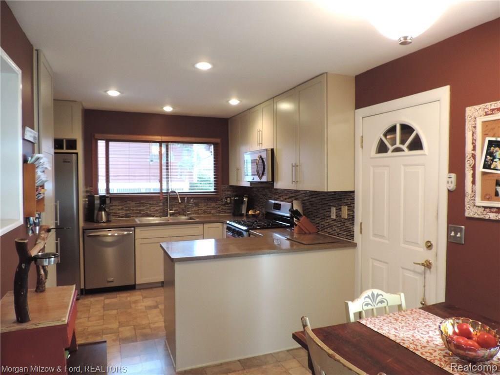 5320 Pheasant Run Road Clarkston, MI 48346 - Photo 4 of 31