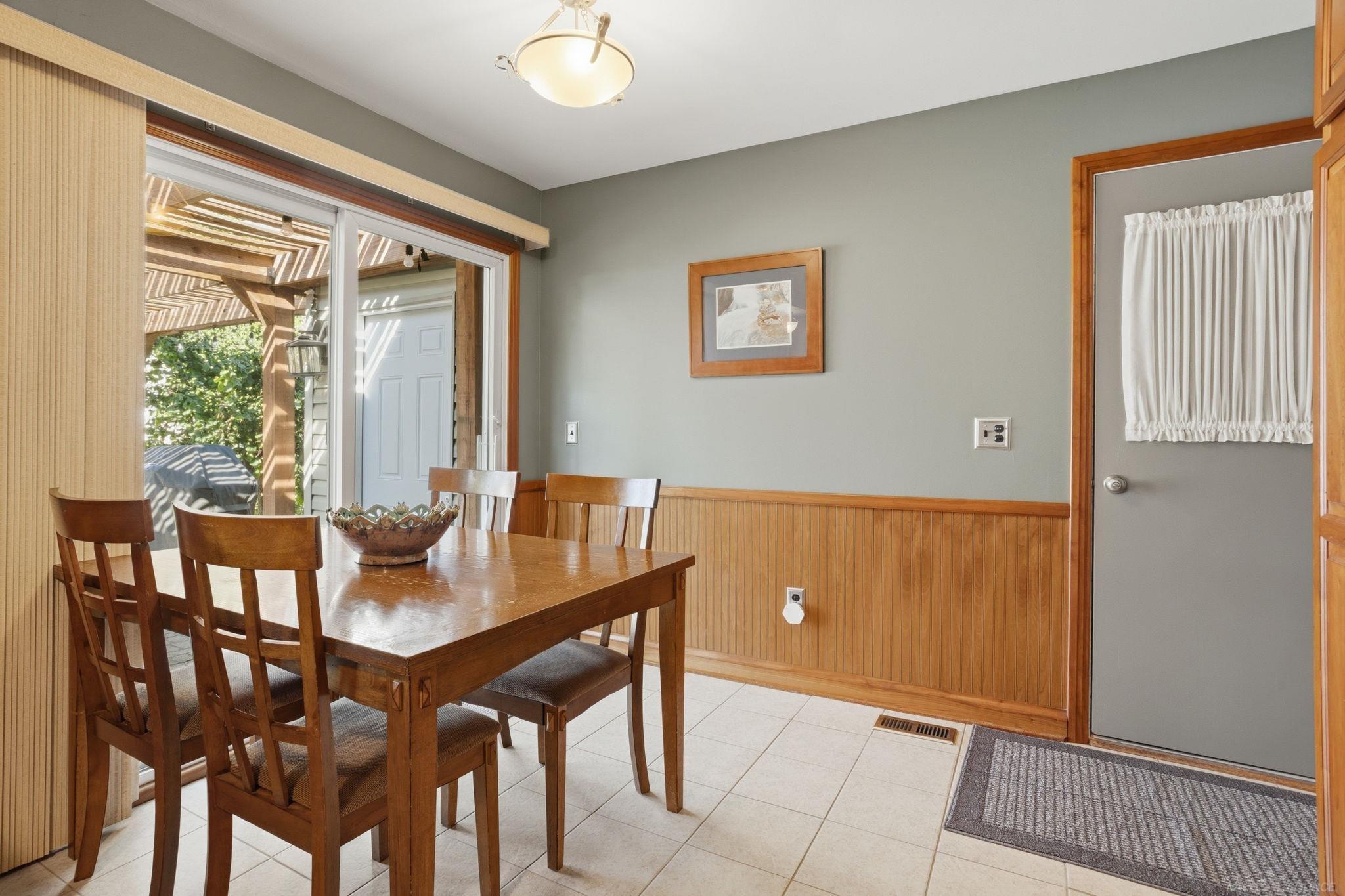 34710 Devonshire Road New Baltimore, MI 48047 - Photo 10 of 30 50217636-d8df9fb1-10b9-4c85-95f9-04c066010720.JPG