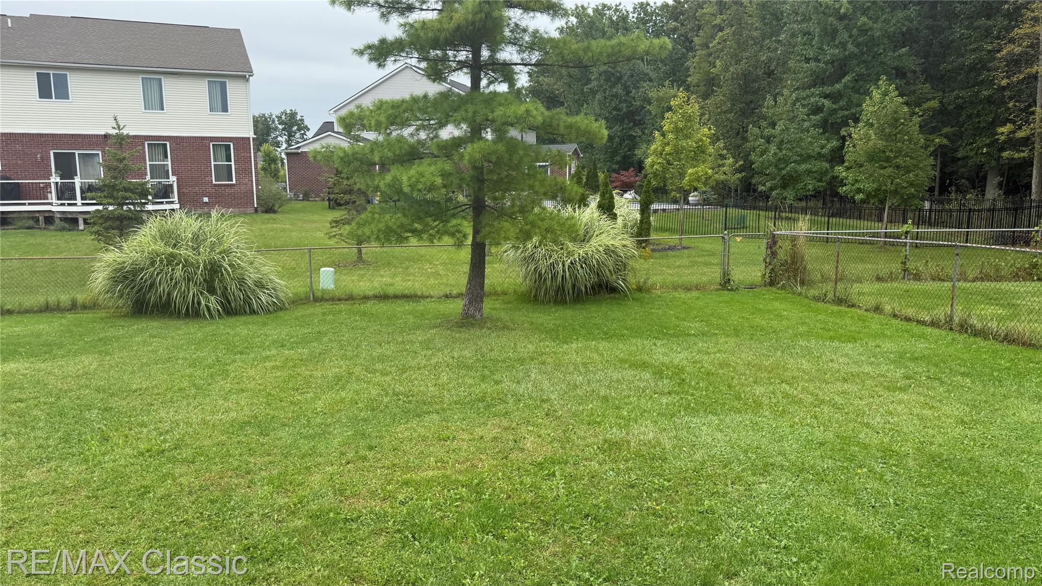 44014 Proctor Road Canton, MI 48188 - Photo 39 of 41 Backyard