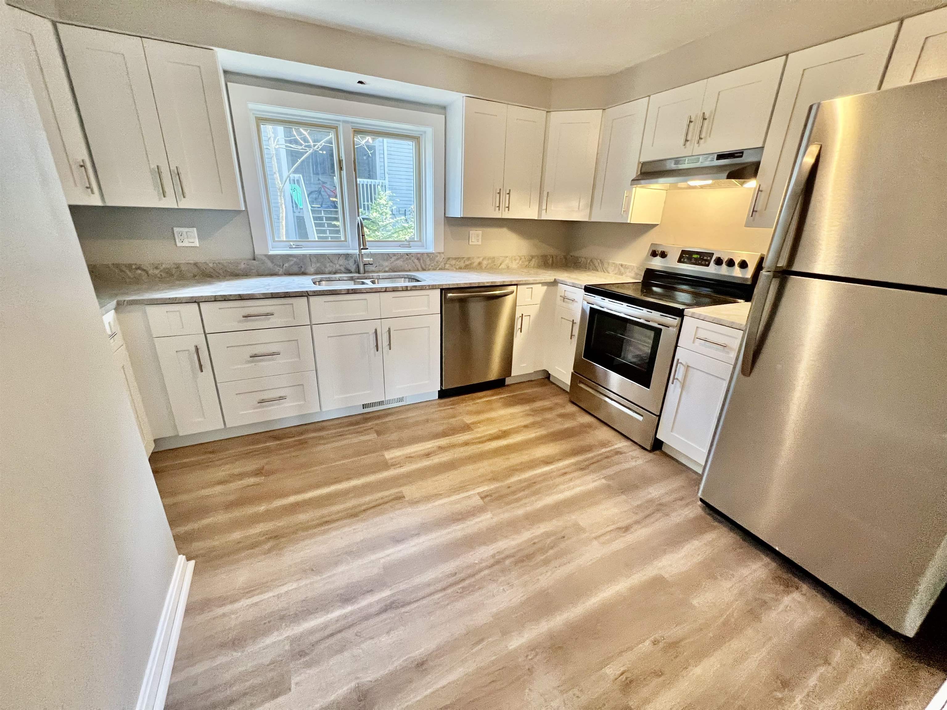 5 Tsienneto Road, Unit 123 Derry, NH 03038 - Photo 15 of 39
