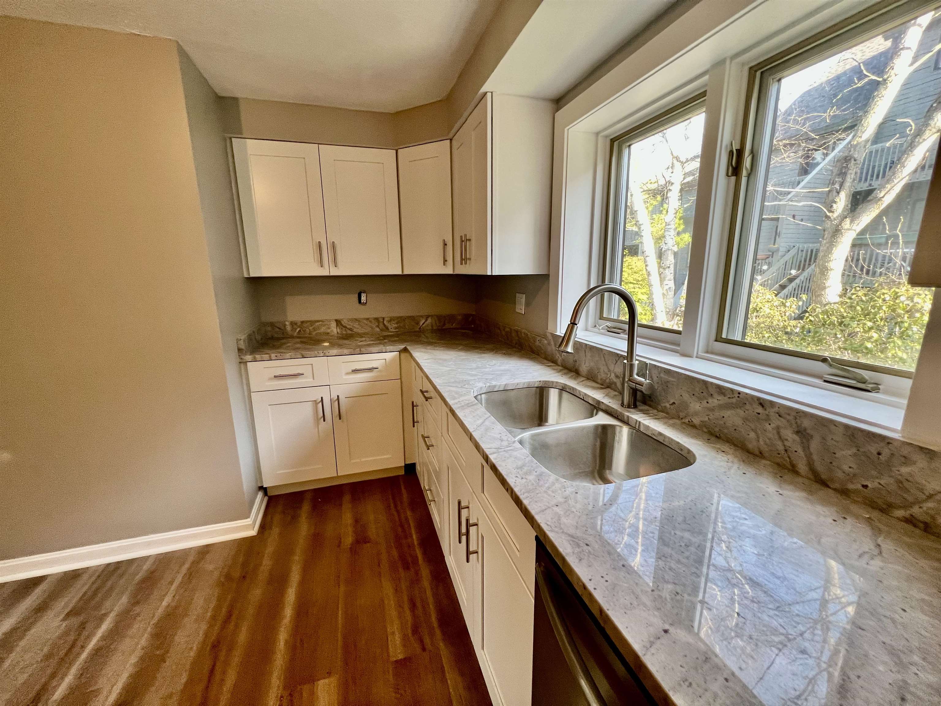 5 Tsienneto Road, Unit 123 Derry, NH 03038 - Photo 18 of 39