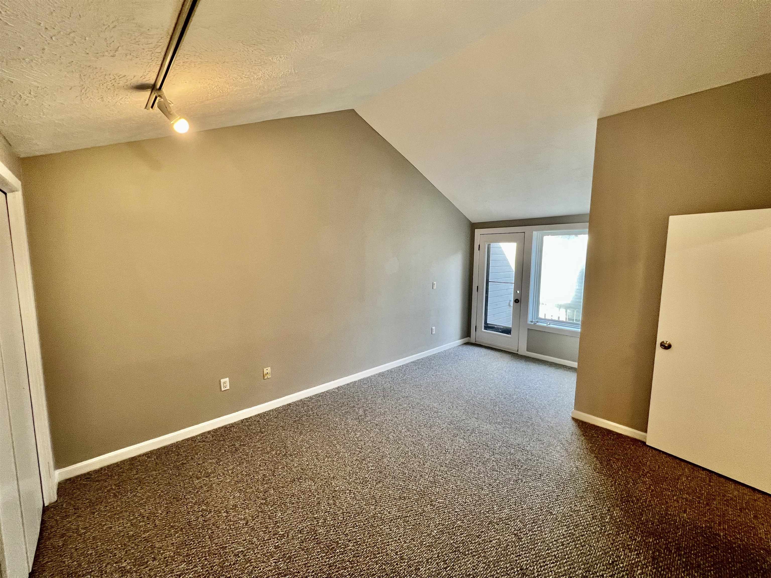 5 Tsienneto Road, Unit 123 Derry, NH 03038 - Photo 28 of 39