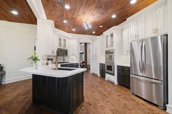 $760,000 | 3835 48th Street Southeast, Paris, TX 75462