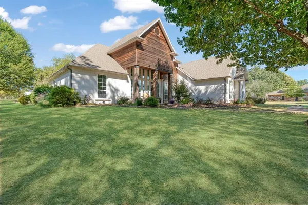 $760,000 | 3835 48th Street Southeast, Paris, TX 75462