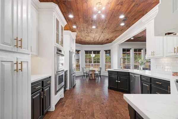 $760,000 | 3835 48th Street Southeast, Paris, TX 75462