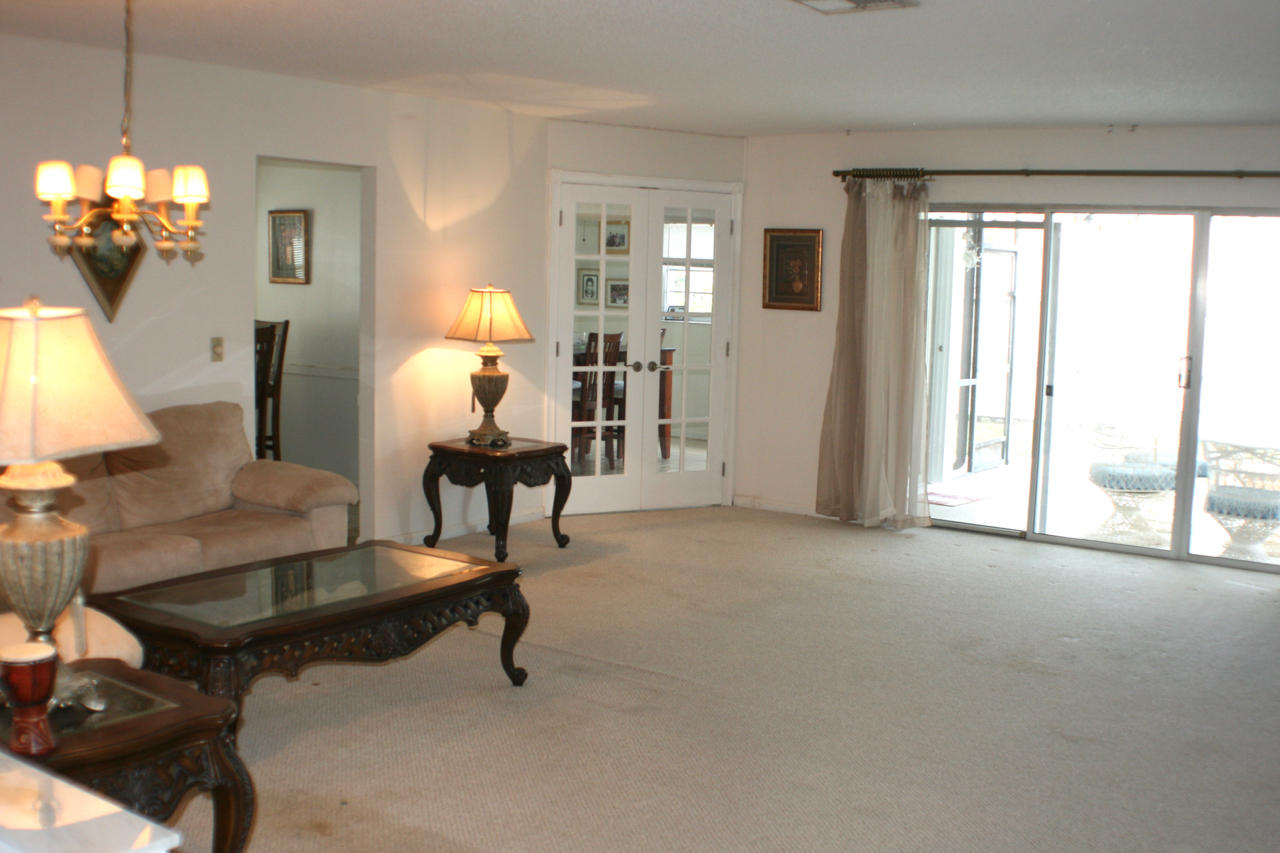 23070 Southwest 55th Avenue Boca Raton, FL 33433 - Photo 3 of 14 Living Room