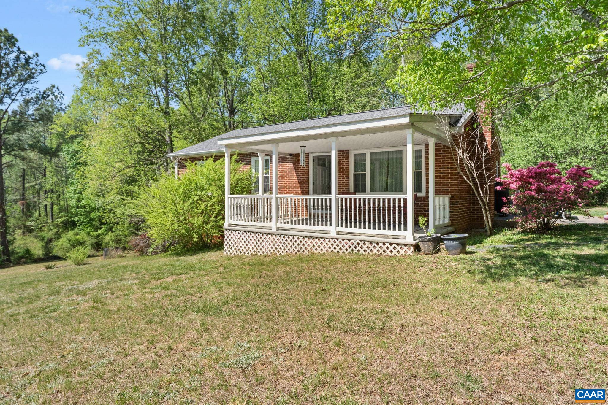 703 Oak Creek Road Palmyra, VA 22963 - Photo 2 of 35