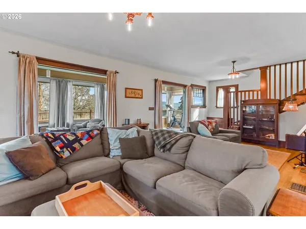 $535,000 | 916 Kelly Avenue, The Dalles, OR 97058