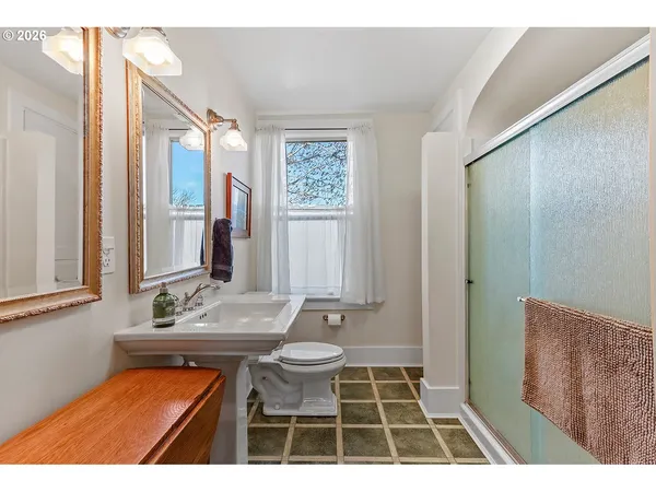 $535,000 | 916 Kelly Avenue, The Dalles, OR 97058