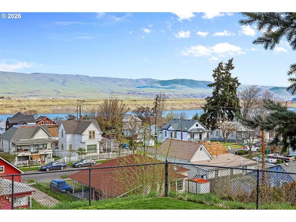 $535,000 | 916 Kelly Avenue, The Dalles, OR 97058