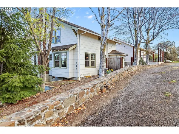 $535,000 | 916 Kelly Avenue, The Dalles, OR 97058
