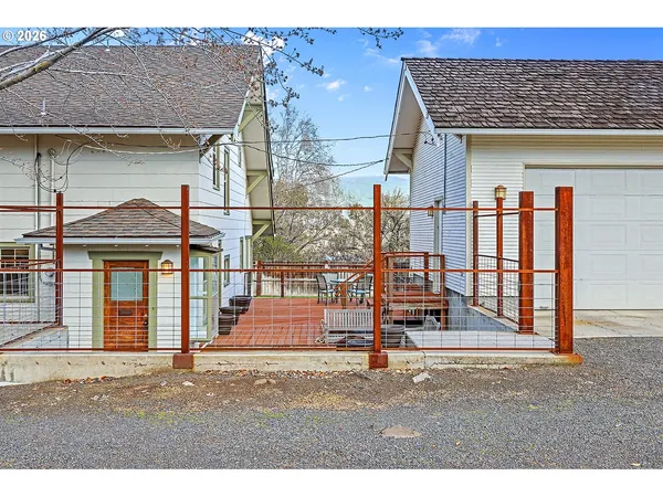 $535,000 | 916 Kelly Avenue, The Dalles, OR 97058