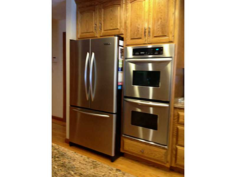 280 Tower Hill Road Cumberland, RI 02864 - Photo 4 of 21 Kitchen. Upgraded stainless steel appliances, double ovens for the holiday cooking!
