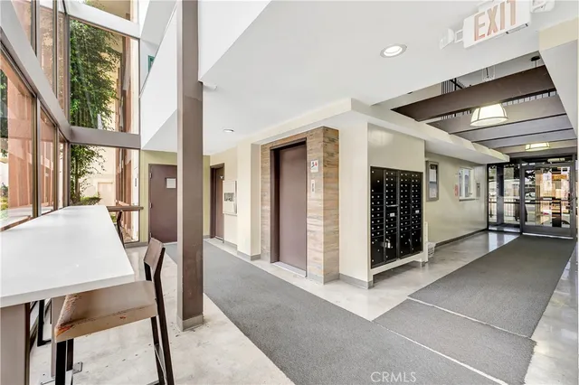 a view of an entryway with a livingroom