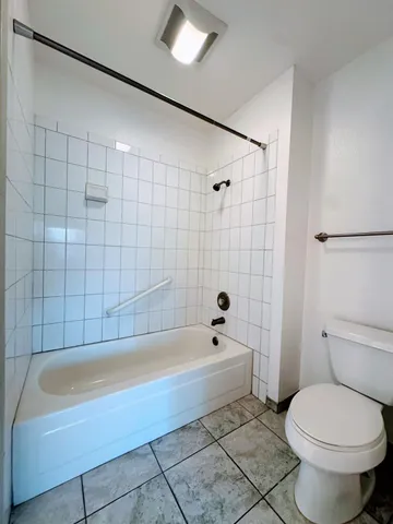 $2,400 | 2224 Woodside Lane, Unit 5, Sacramento, CA 95825