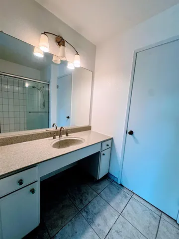 $2,400 | 2224 Woodside Lane, Unit 5, Sacramento, CA 95825