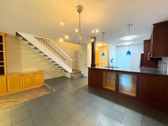 $2,400 | 2224 Woodside Lane, Unit 5, Sacramento, CA 95825