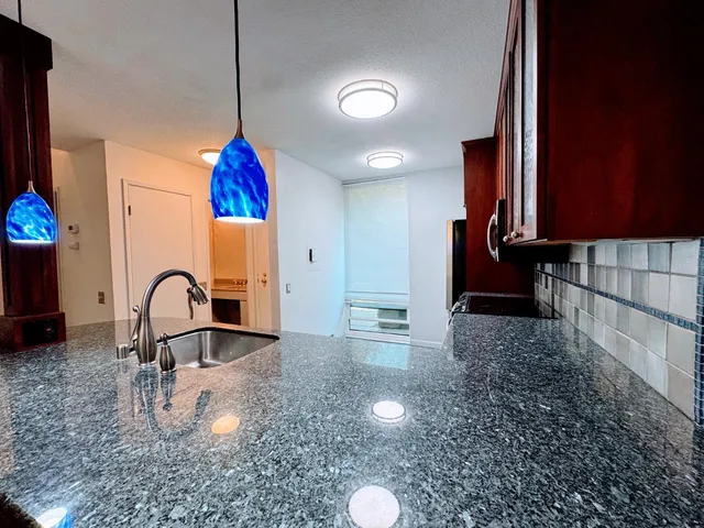 $2,400 | 2224 Woodside Lane, Unit 5, Sacramento, CA 95825