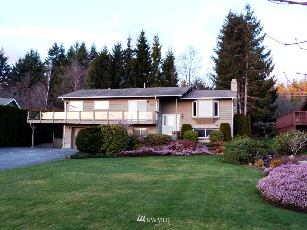 2484 North Shore Road Bellingham, WA 98226 - Photo 3 of 25 Gallery Image 3