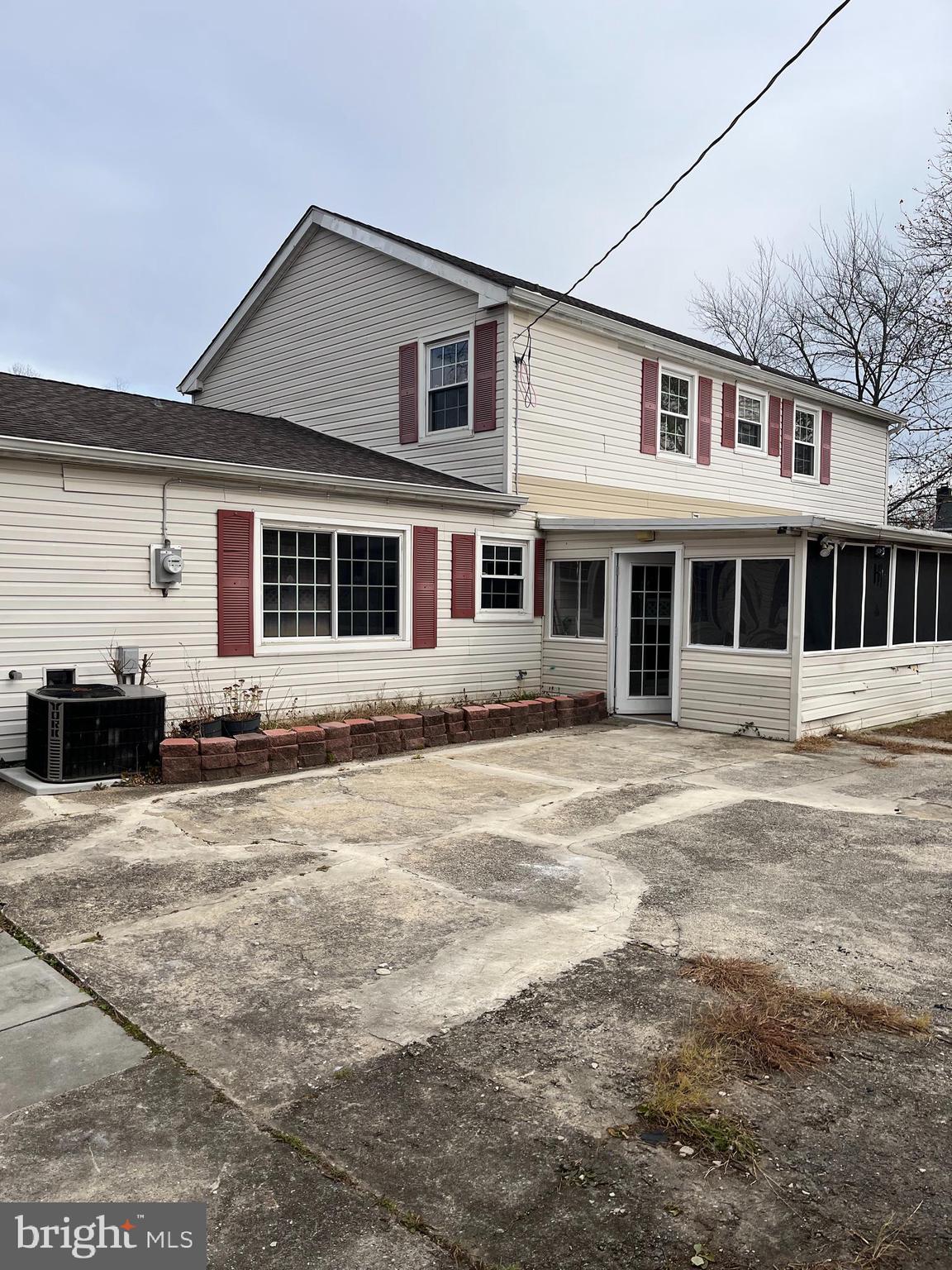 42 Genesee Lane Willingboro, NJ 08046 - Photo 28 of 29 a front view of a house with a yard