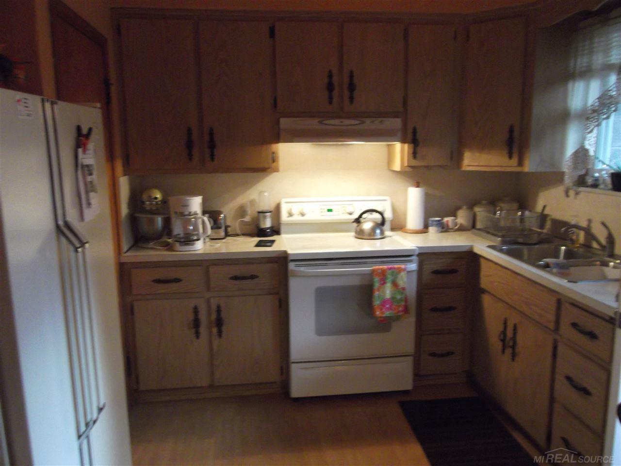 21351 Ryan Road Warren, MI 48091 - Photo 7 of 18