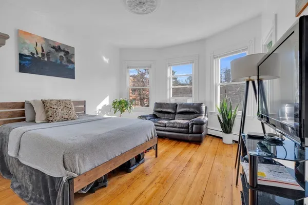 $4,200 | 201 High Street, Unit 2, Brookline, MA 02445