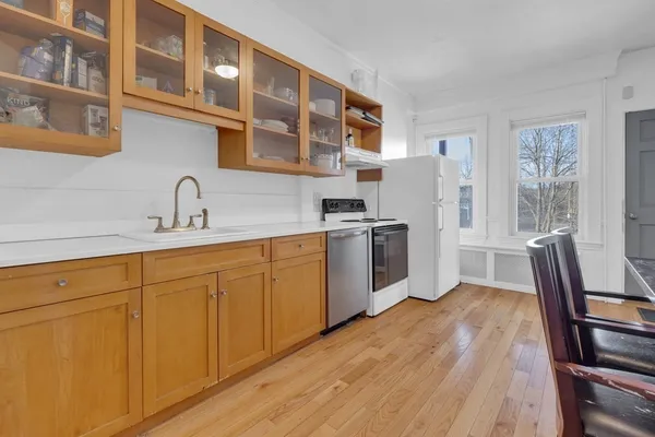 $4,200 | 201 High Street, Unit 2, Brookline, MA 02445
