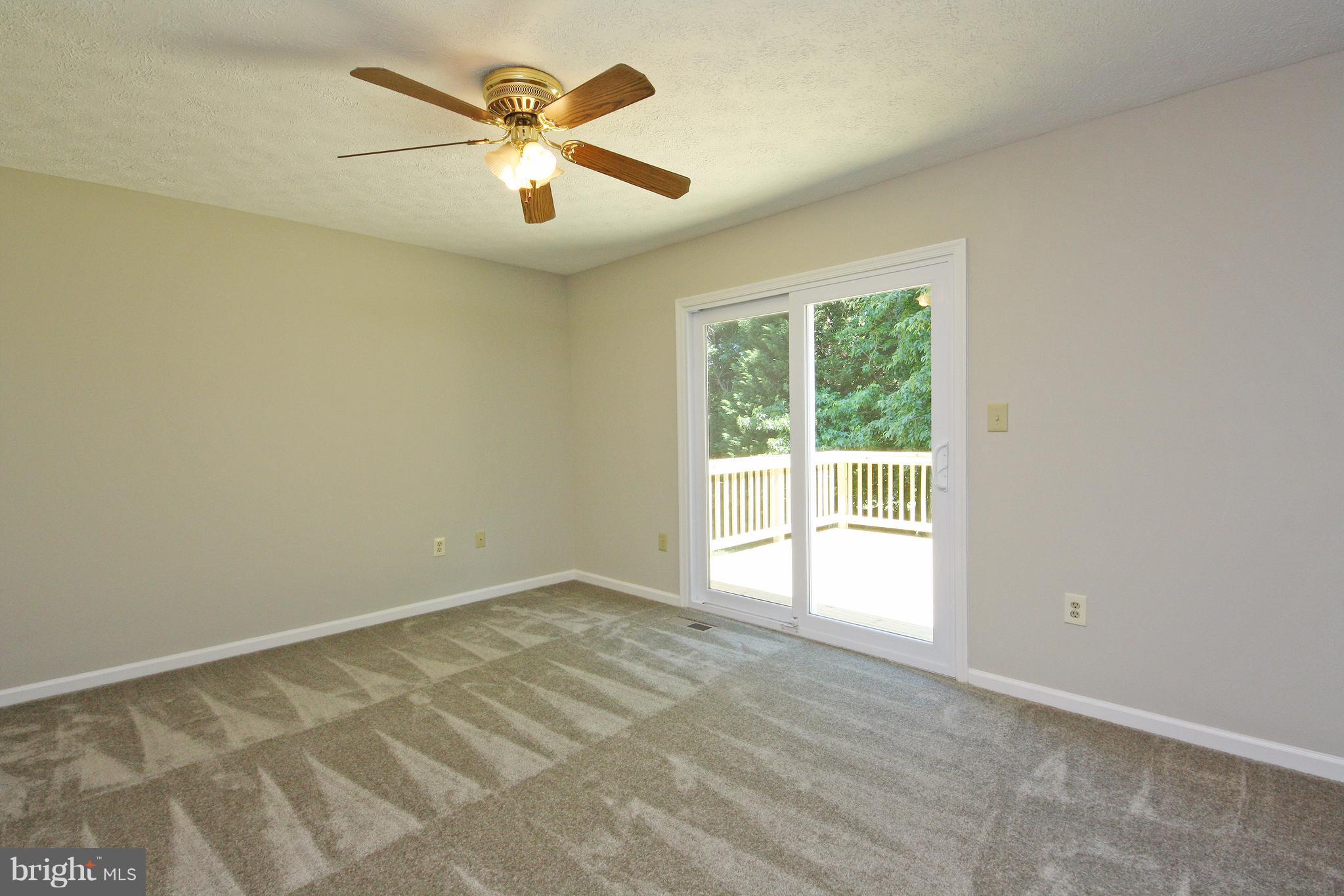 9526 Kings Grant Road Laurel, MD 20723 - Photo 14 of 30 Family Room with Ceiling Fan