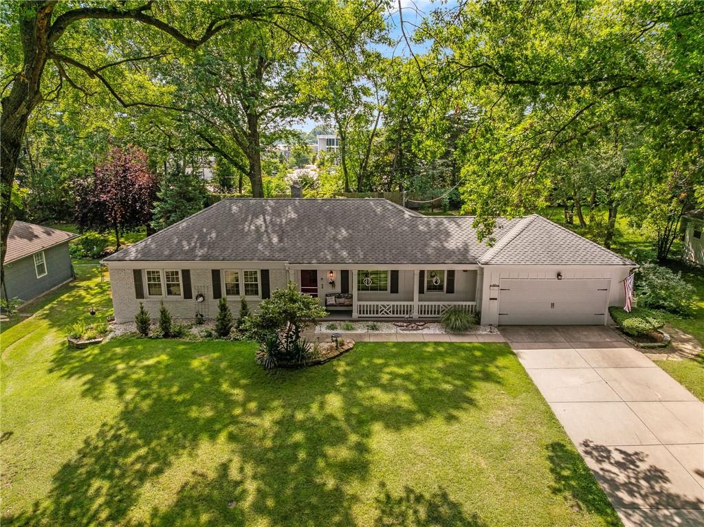 9416 Wenonga Road Leawood, KS 66206 - Photo 4 of 54