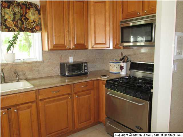 116 Highland Road Staten Island, NY 10308 - Photo 8 of 17 Additional Photo