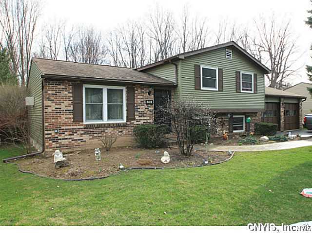 218 Old Cove Road Salina, NY 13090 - Photo 1 of 1 Exterior Front