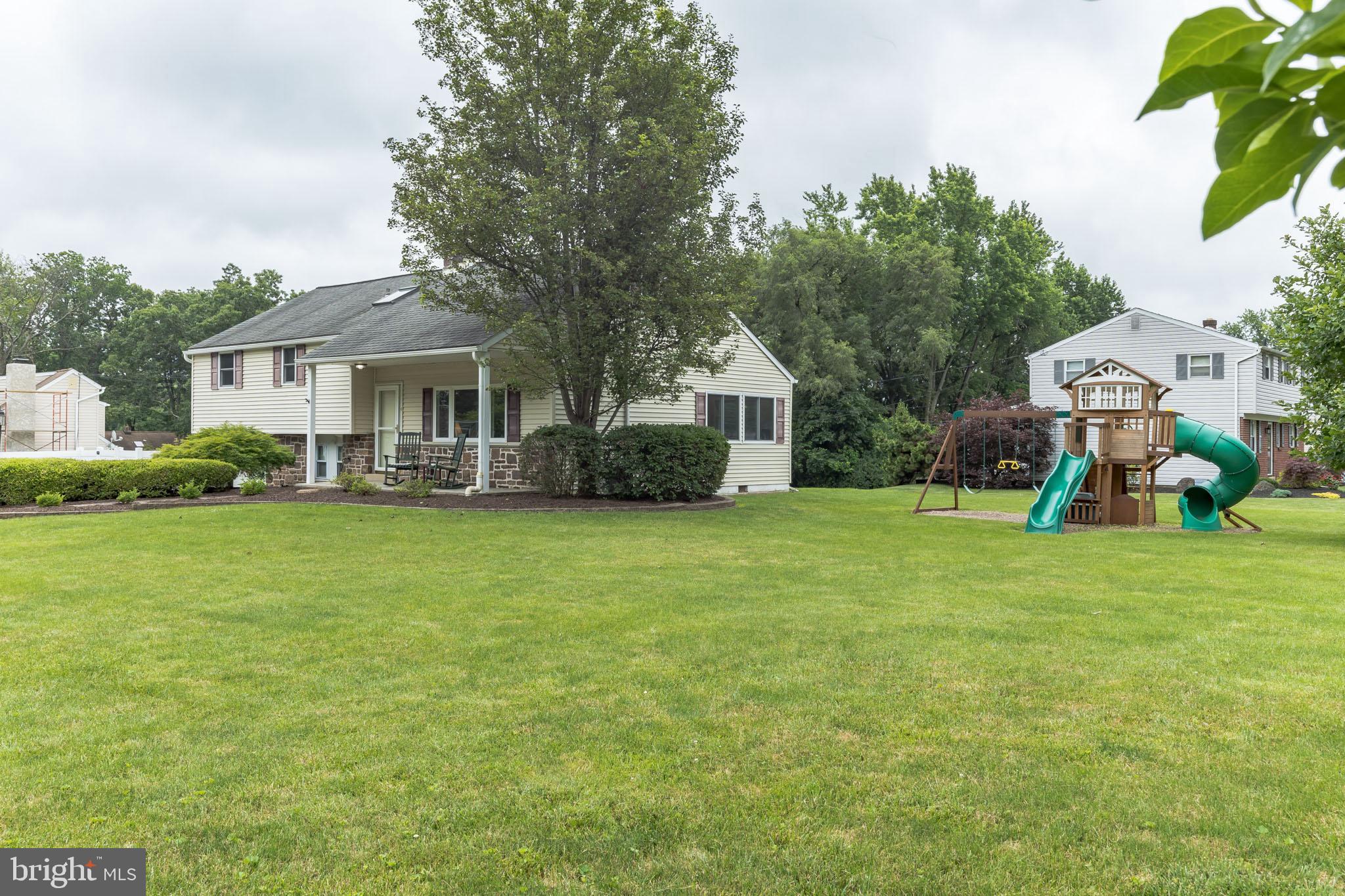 201 Hibbert Road North Wales, PA 19454 - Photo 3 of 30 Gallery Image 3