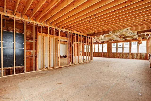 $290,000 | 2328 Dean Lake Avenue Northeast, Grand Rapids, MI 49505