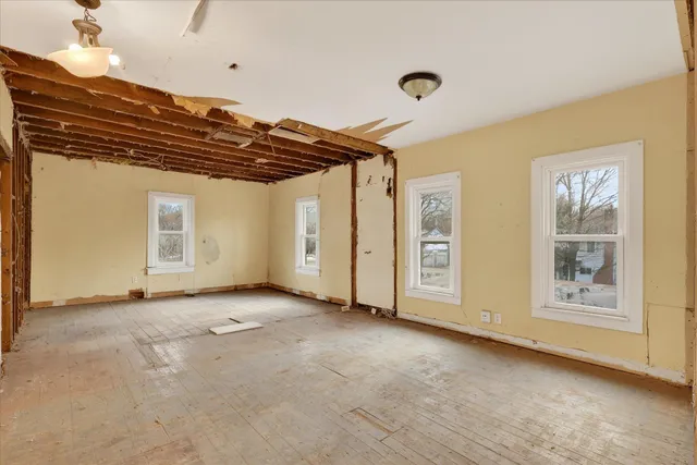 $290,000 | 2328 Dean Lake Avenue Northeast, Grand Rapids, MI 49505