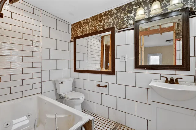 $290,000 | 2328 Dean Lake Avenue Northeast, Grand Rapids, MI 49505