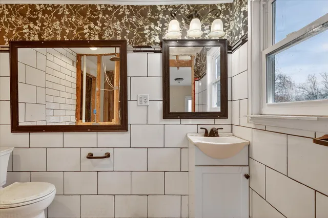 $290,000 | 2328 Dean Lake Avenue Northeast, Grand Rapids, MI 49505